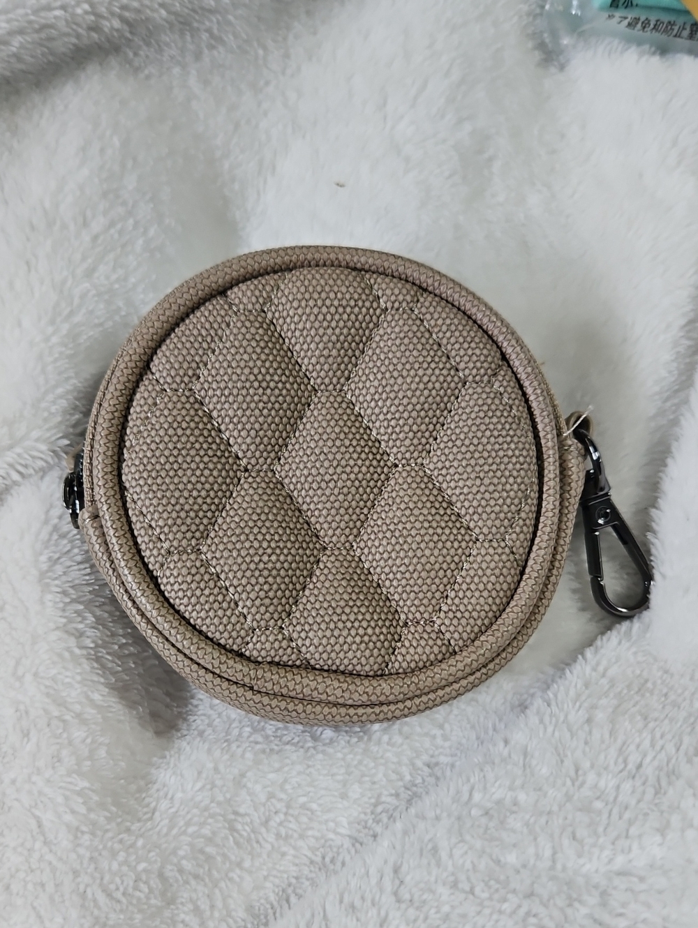 lug MATTE LUXE Quilted Round Coin Pouch in Taupe